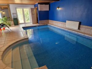 Lamack Vale House, Tenby, 5 Bedrooms with Private Heated Indoor Swimming Pool & Parking