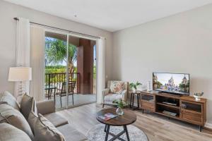 Cozy LAKEVIEW Condo w FREE Resort Access