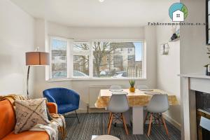Private 2Bed-Parking & Garden-By FabAccommodation