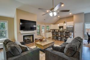 Charming Pendleton Retreat about 5 Mi to Clemson!