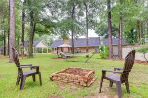 Dog-Friendly Alabama Retreat with Patio and Fire Pit! - Galloway Landing