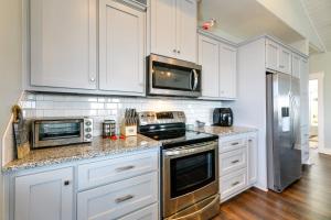 Resort Perks: Waterfront Rockport Home!