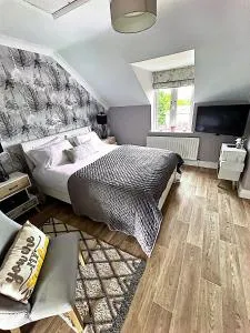 HighTree House - Monee Cross Roads