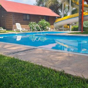 Parque Girasoles Balneario & Cabañas