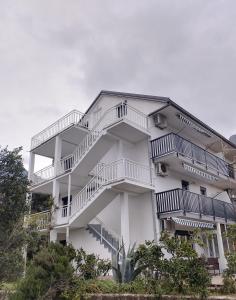 Apartments with a parking space Gradac, Makarska - 6881