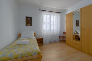 Apartments with WiFi Rovinj - 7144