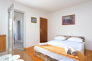 Apartments by the sea Orij, Omis - 7534