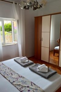 Apartments by the sea Postira, Brac - 9241