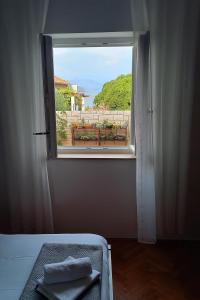 Apartments by the sea Postira, Brac - 9241