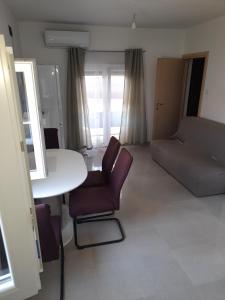 Apartments with parking space Zadar - 21598