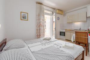 Apartments with parking space Tar, Porec - 6948