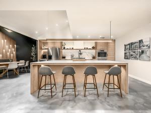 1_OAK - experience custom design - 2 masters