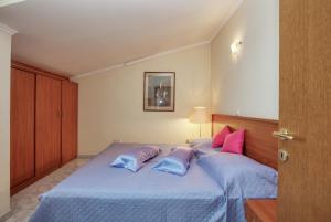 One-Bedroom Apartment with Balcony and Sea View room in Apartments by the sea Brodarica Sibenik - 15270