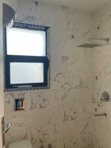 Beverly Hills, Sodic, Courtyard Rooftop