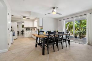 Boaters Bayshore Bungalow