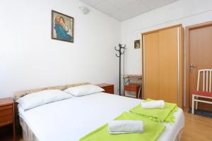 Apartments by the sea Orij, Omis - 7534