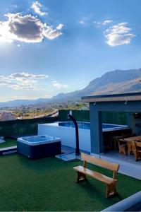 Family friendly house with a swimming pool Kastel Sucurac, Kastela - 21570 