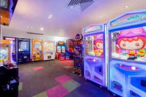 Surfers Paradise Central Chevron Apartment Sleeps 8 - Optimise BNB