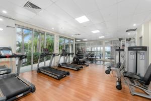 Surfers Paradise Central Chevron Apartment Sleeps 8 - Optimise BNB