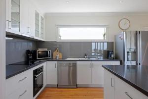 SeaVision Escape by ReadyStay- BYO LINEN & TOWELS