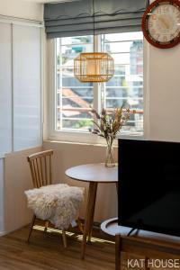 3 bedrooms with lots of natural light, Old Quarter