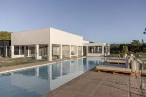 Amileka - luxury 25 acre estate with pool - Goonellabah