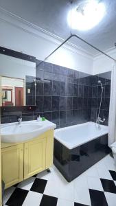 Phòng Giường đôi hoặc 2 Giường đơn không có Cửa sổ (Double or Twin Room without Window)