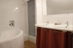 Appartements Entre Uzes et le Pont-du-Gard le Logis d'Autrefois : photos des chambres