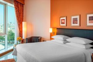Four Points by Sheraton Bur Dubai - 4hvězdičkové hotely ve městě Dubaj