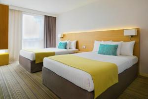 Hotels Courtyard by Marriott Montpellier : Chambre Lits Jumeaux Supérieure avec Balcon