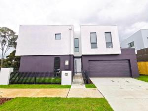 Austral Brand New Modern 4 Br Home