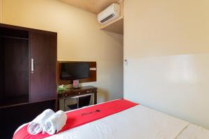 RedDoorz near Halim Perdanakusuma 3