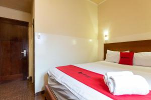 RedDoorz near Halim Perdanakusuma 3