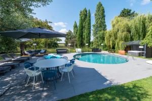 Maisons de vacances Chateau de la Ronde - Avec piscine et jacuzzi : photos des chambres