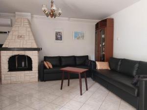 Villa Kadinela, 200m from Kamenjak, huge quiet garden with barbecue, WiFi100Mbps 