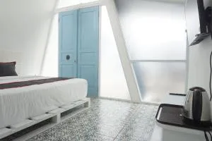 Ellada Garden - Mencil