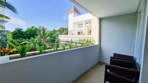 Phòng Deluxe hướng hồ bơi 2 giường (Deluxe Pool View Twin room)