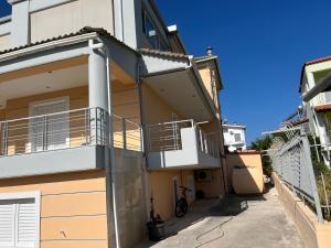 Apartment Mitrou 2