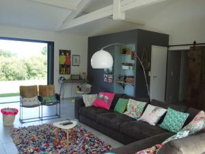 Villa avec piscine et spacieux pool house près des plages et de la Rhune