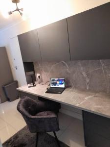 Modern 2 Bedroom Apartment in Chapel Towers - Beautiful Table Mountain View