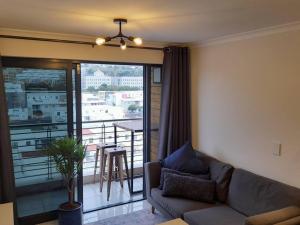 Modern 2 Bedroom Apartment in Chapel Towers - Beautiful Table Mountain View