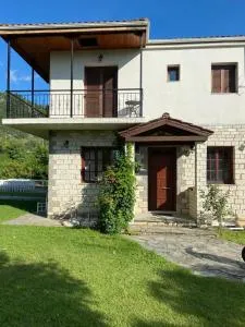 Το Κάστρο - Samarína