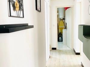 Appartements Charmant F2 en centre-ville avec parking, balcon et equipements modernes - FR-1-703-162 : photos des chambres