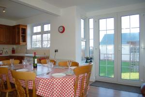 Angorfa family holiday home with games room