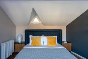 Exclusive Vibrant 3BR Duplex w Terrace in Kadıköy!