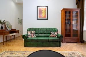 Emerald Suite WITH FREE PARKING