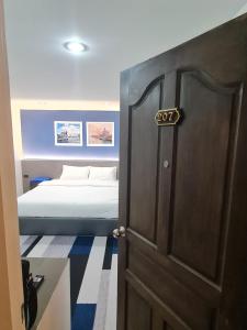 Phòng Giường Đôi Hạng Bình Dân (Budget Double Room)