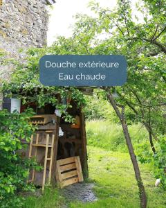 B&B / Chambres d'hotes Valtro le Nid - logement entier proche 24 heures du Mans et Grottes de Saulges : photos des chambres