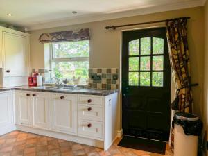 Geltsdale Garden Apartment ground floor home in Wetheral close to Carlisle & Ullswater