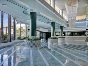 212 Elegant, renovated, confortable Playa Paraiso